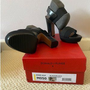 Brand New Donald Pliner Black Platform Size 5